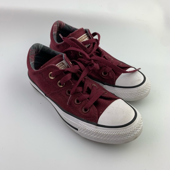 converse maroon sneakers